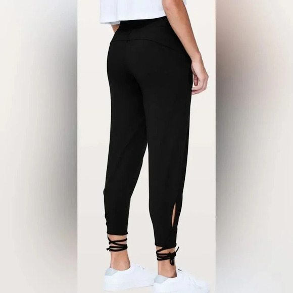 Lululemon Spirited Sissone Pant Black Size 6 - Picture 2 of 6